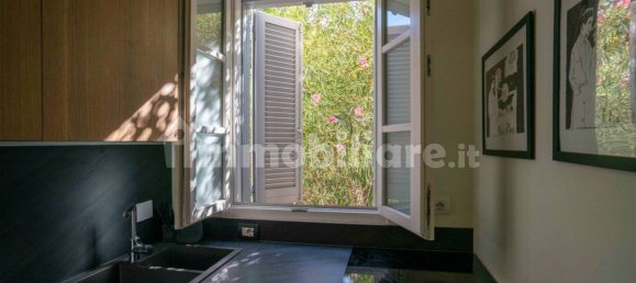 1 bedroom Apartment in Rome, Italy No. 342400 8