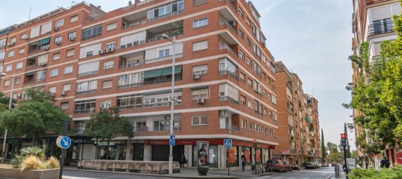 2 bedrooms Apartment in Granada, Spain No. 166631 2