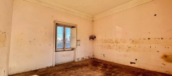 3-salle Appartement à Giugliano in Campania, Italy No. 19327 13