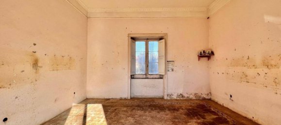 3-salle Appartement à Giugliano in Campania, Italy No. 19327 16