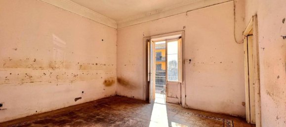 3-salle Appartement à Giugliano in Campania, Italy No. 19327 11