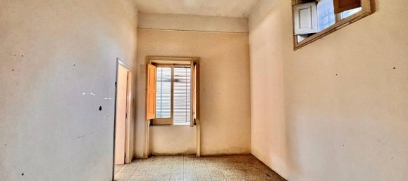 3-salle Appartement à Giugliano in Campania, Italy No. 19327 7