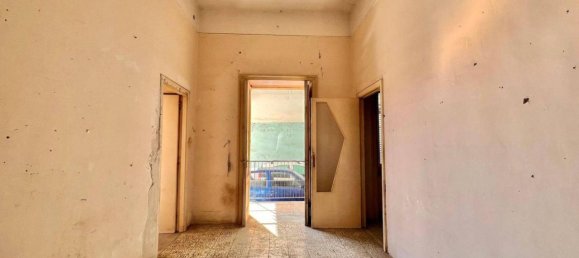 3-salle Appartement à Giugliano in Campania, Italy No. 19327 21