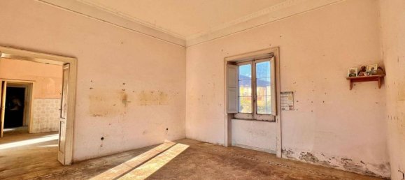 3-salle Appartement à Giugliano in Campania, Italy No. 19327 2