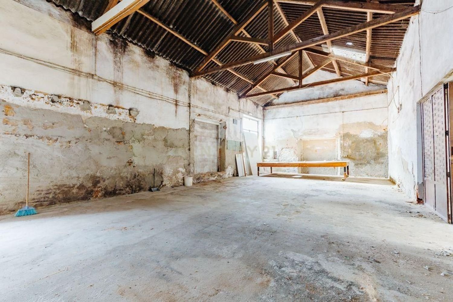 543m² Warehouse in Montijo, Portugal No. 329577