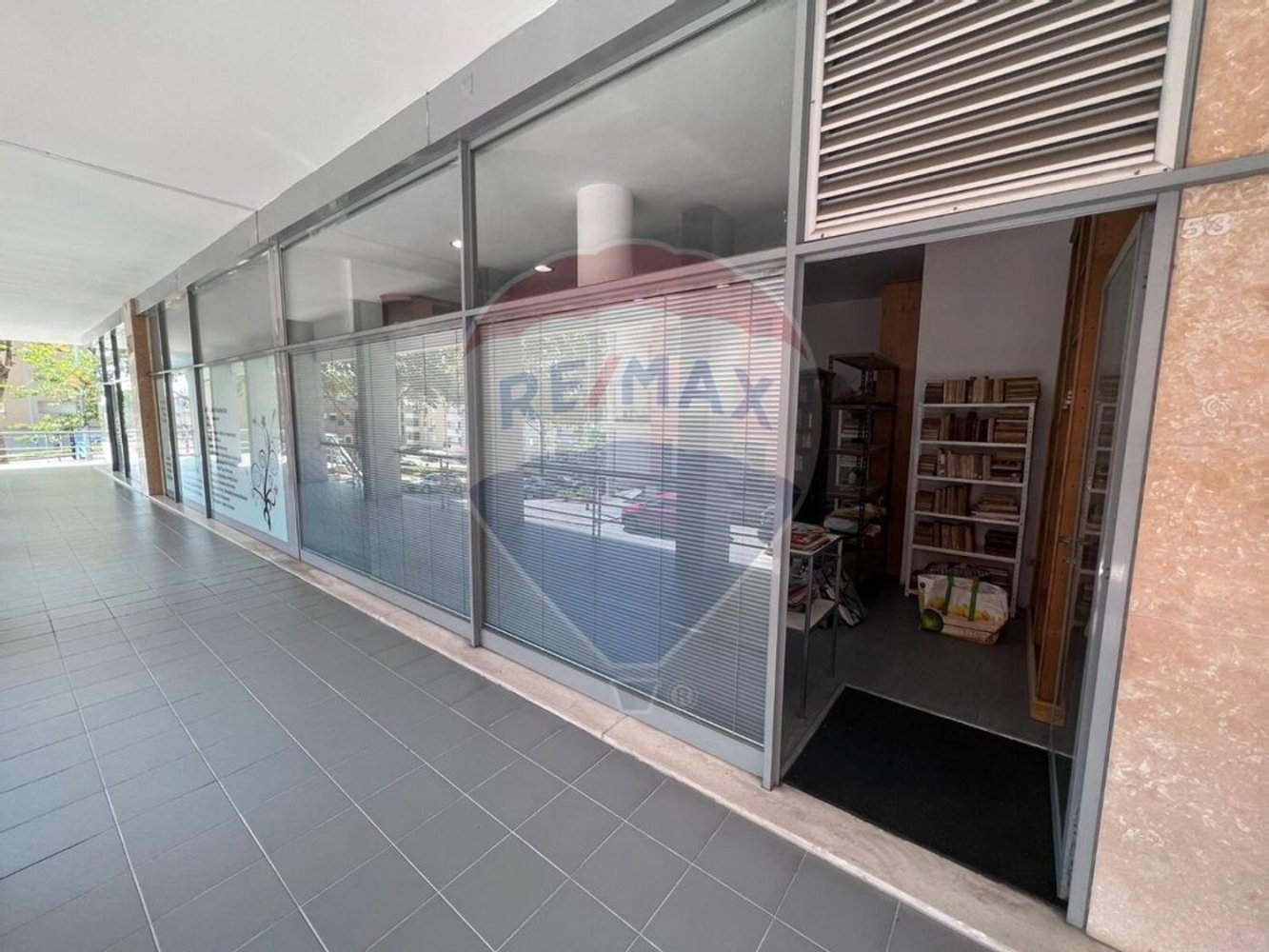  عقار تجاري في Guimaraes, Portugal 44متر مربع رقم 36588