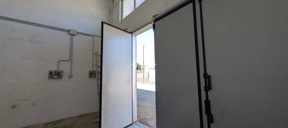 1-salle Entrepôt à Pomezia, Italy No. 52460 70