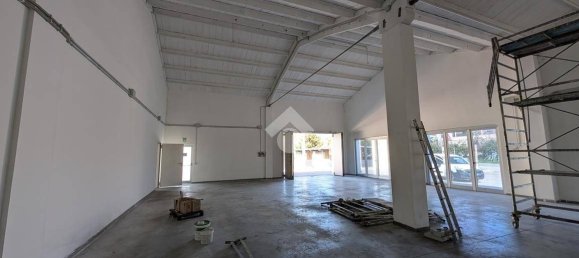 1-salle Entrepôt à Pomezia, Italy No. 52460 27