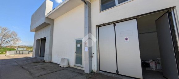 1-salle Entrepôt à Pomezia, Italy No. 52460 72