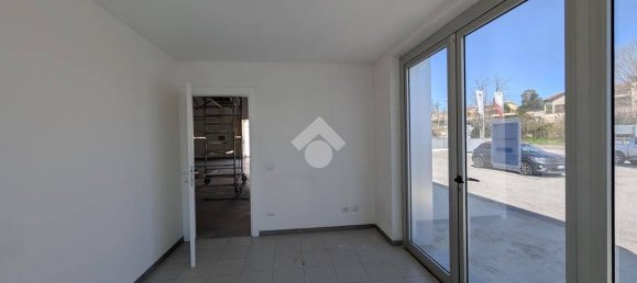 1-salle Entrepôt à Pomezia, Italy No. 52460 67