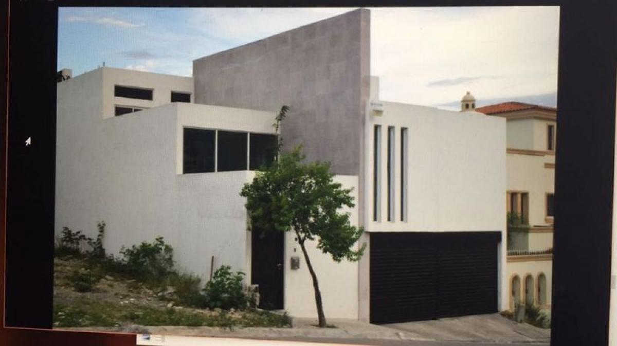 3 bedrooms House in Nuevo Leon, Mexico No. 158681