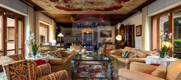 5 bedrooms Villa in Rome, Italy No. 58082 3