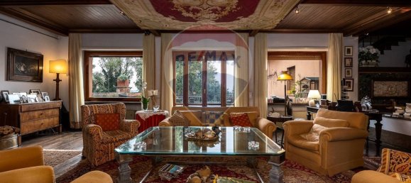 5 bedrooms Villa in Rome, Italy No. 58082 4