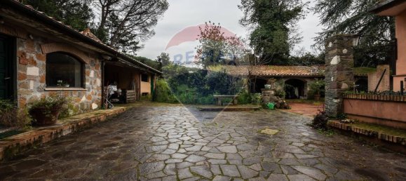 5 bedrooms Villa in Rome, Italy No. 58082 24