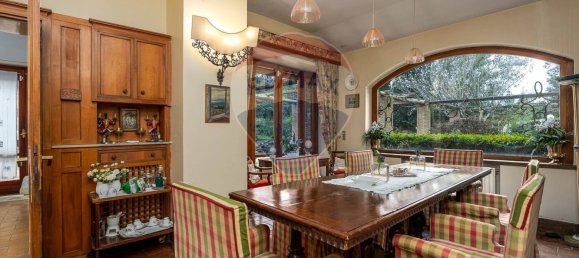 5 bedrooms Villa in Rome, Italy No. 58082 10