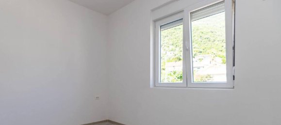 2 bedrooms Apartment in Herceg Novi, Montenegro No. 349 6