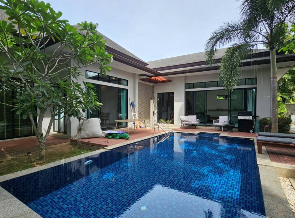 Villa de 3 dormitorios en Bang Tao, Thailand No. 66994