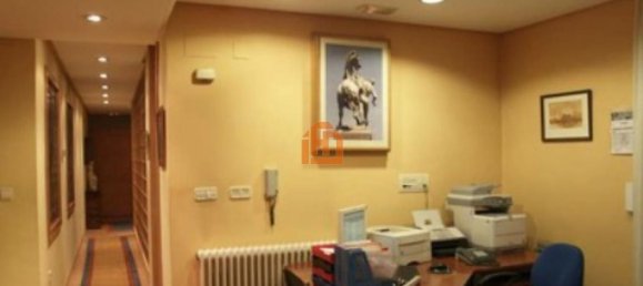 140m² Office in Leon, Spain No. 31069 3