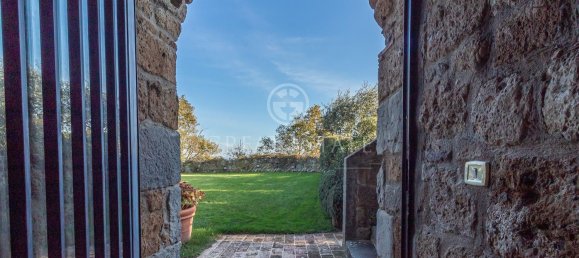 Дом с 4 комнатами в Лубриано, Италия № 19415 12