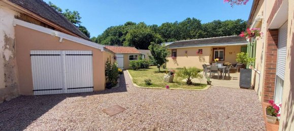 3 bedrooms House in Dreux, France No. 92232 2