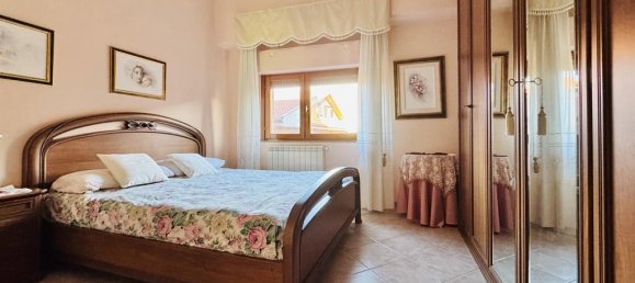 3 rooms Apartment in Marino, Italy No. 147657 10