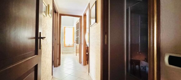3 rooms Apartment in Marino, Italy No. 147657 9