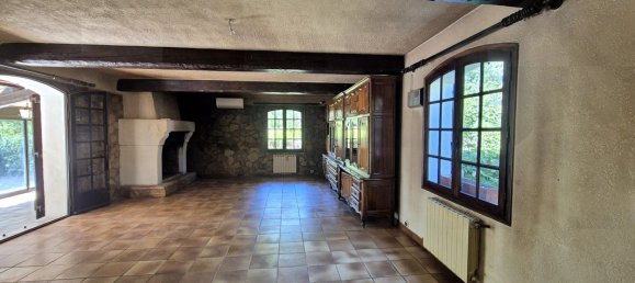 2 bedrooms Villa in Regusse, France No. 334842 3