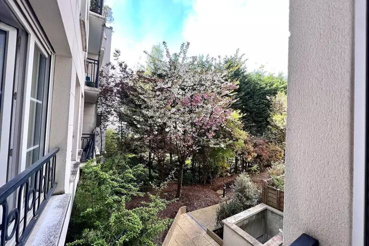 Студия в Сюрен, Франция № 327065