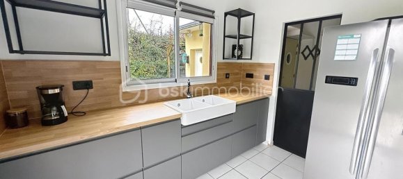 Casa de 8 dormitorios en Saint-Urbain, France No. 286194 7