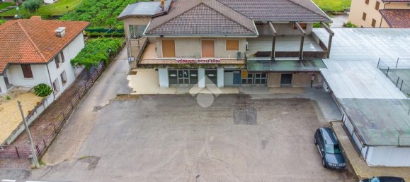 700m² Warehouse in Monteforte d'Alpone, Italy No. 54709 2