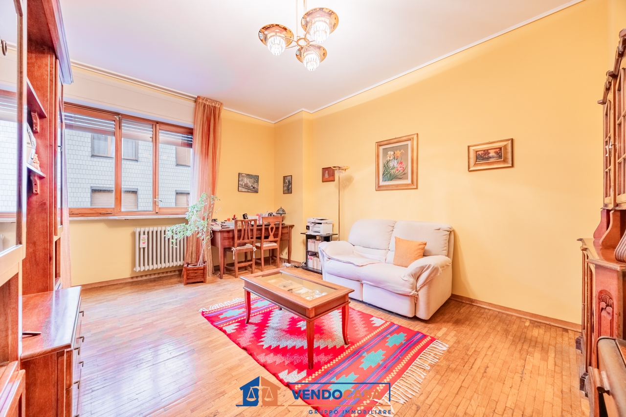 3 rooms Apartment in Cuneo, Italy No. 150158