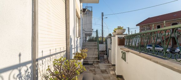 Casa de 6 dormitorios en Cascais, Portugal No. 53646 40