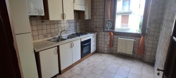 4 rooms Apartment in Florence, Italy No. 278762 6