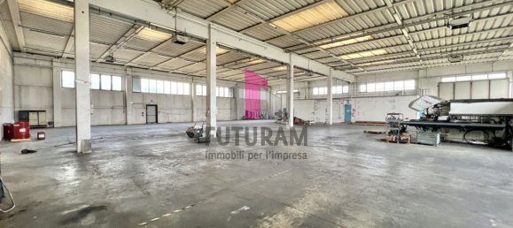 1200m² Warehouse in San Giorgio in Bosco, Italy No. 176967 6