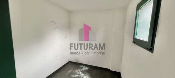 1200m² Warehouse in San Giorgio in Bosco, Italy No. 176967 16