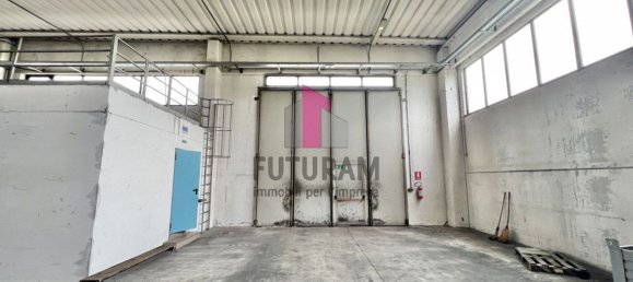 1200m² Warehouse in San Giorgio in Bosco, Italy No. 176967 14