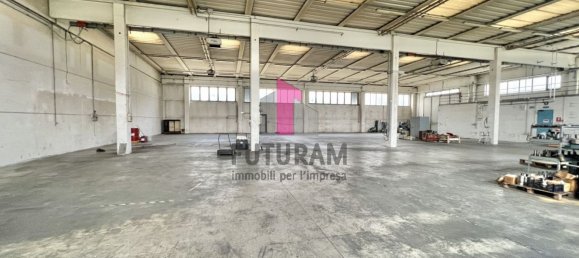 1200m² Warehouse in San Giorgio in Bosco, Italy No. 176967 7