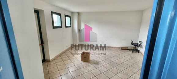 1200m² Warehouse in San Giorgio in Bosco, Italy No. 176967 15