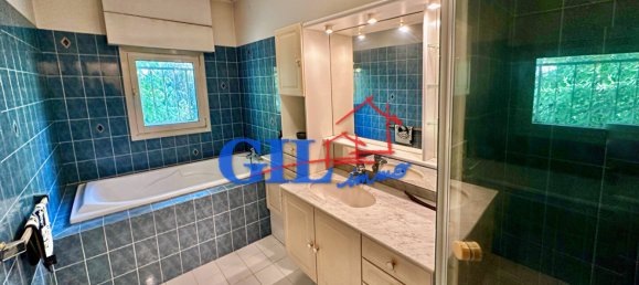 4 bedrooms House in Seine-Port, France No. 171726 9