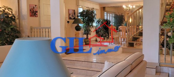 4 bedrooms House in Seine-Port, France No. 171726 11