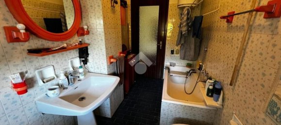 4 bedrooms Apartment in Varese, Italy No. 361272 14