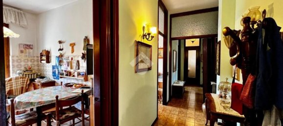 4 bedrooms Apartment in Varese, Italy No. 361272 9