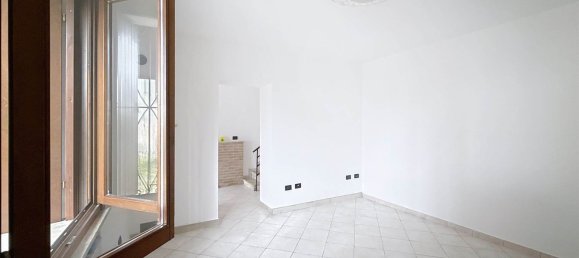 4 rooms House in Gazzuolo, Italy No. 5079 8