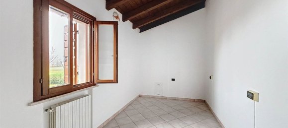 4 rooms House in Gazzuolo, Italy No. 5079 22