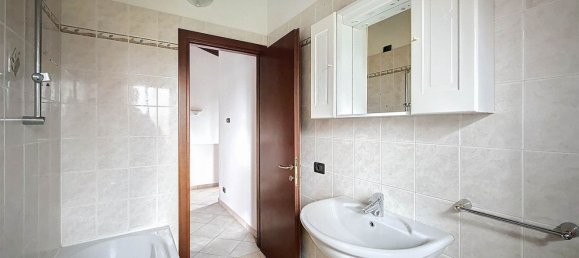 4 rooms House in Gazzuolo, Italy No. 5079 17