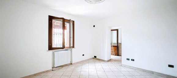 4 rooms House in Gazzuolo, Italy No. 5079 7