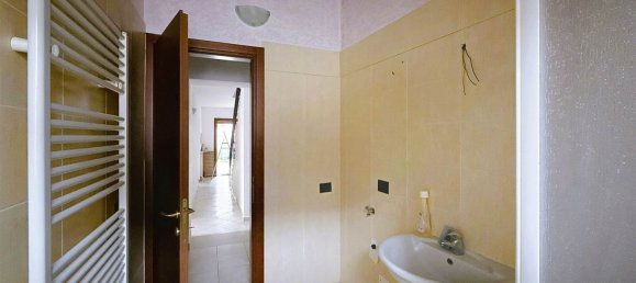 4 rooms House in Gazzuolo, Italy No. 5079 12