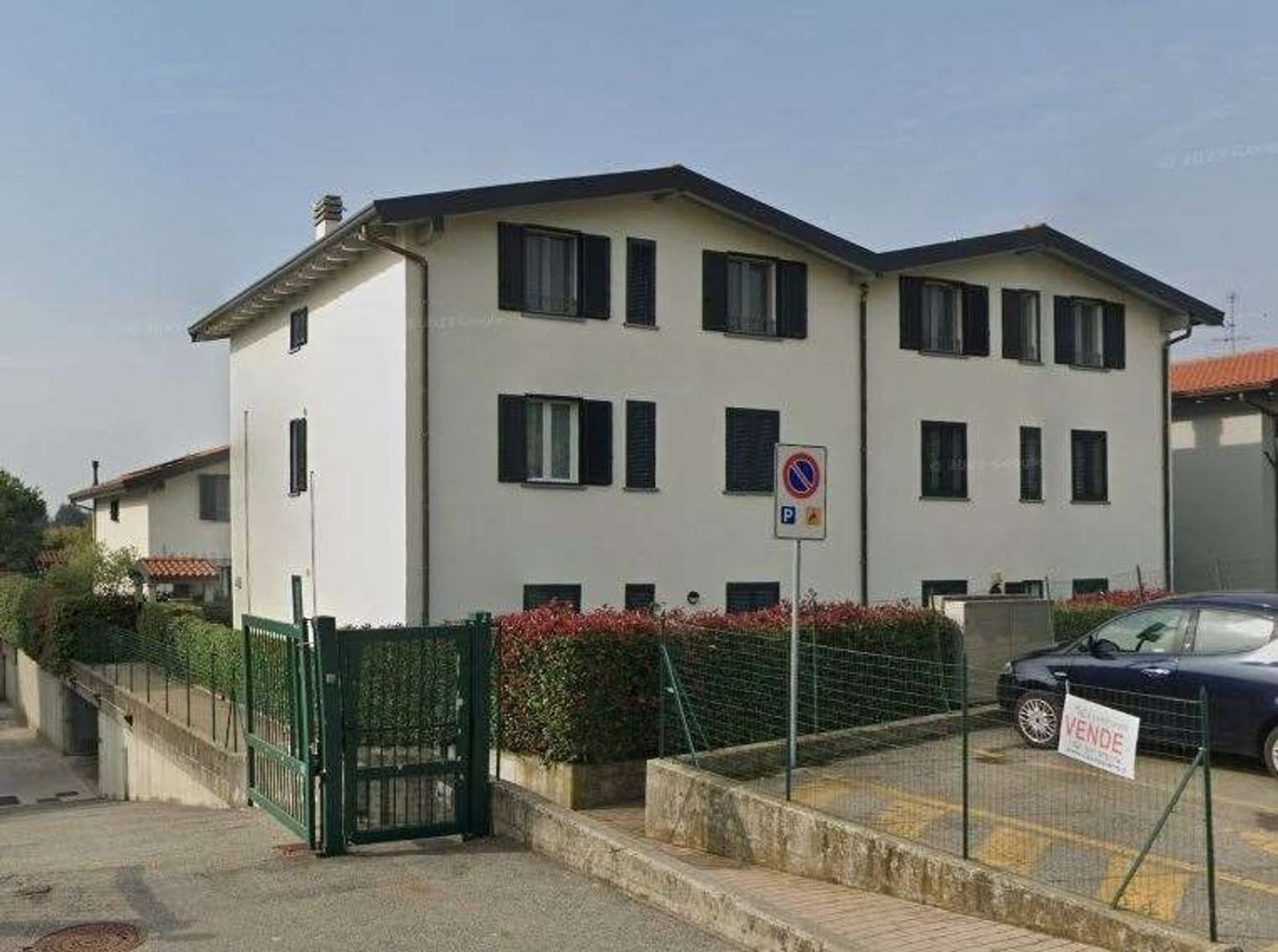 2-salle Appartement à Guanzate, Italy No. 2816
