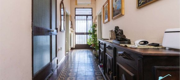 6 rooms House in Venice, Italy No. 213253 4