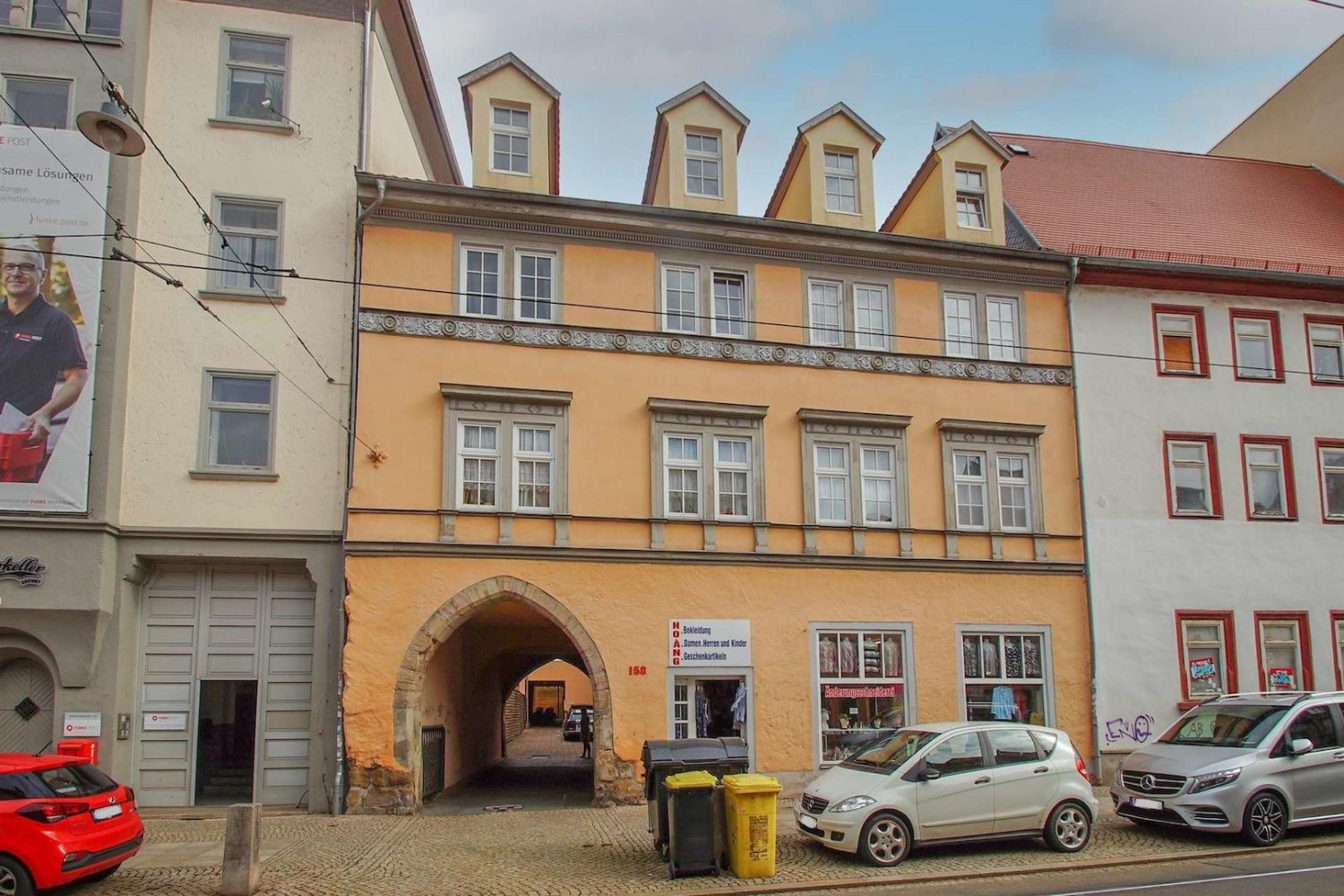1033m² Building in Erfurt, Germany No. 36866